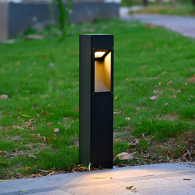 YMLED-6245 Nuova lampada rettangolare a LED con illuminazione a paletto IP65 per esterni